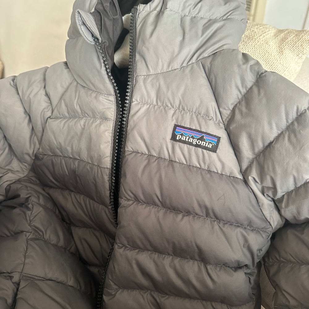 Patagonia Kid’s Cotton Down Jacket  w Hood  Gently Used